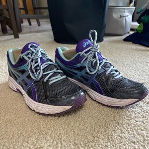 Asics women’s tennis shoes size 8 1/2